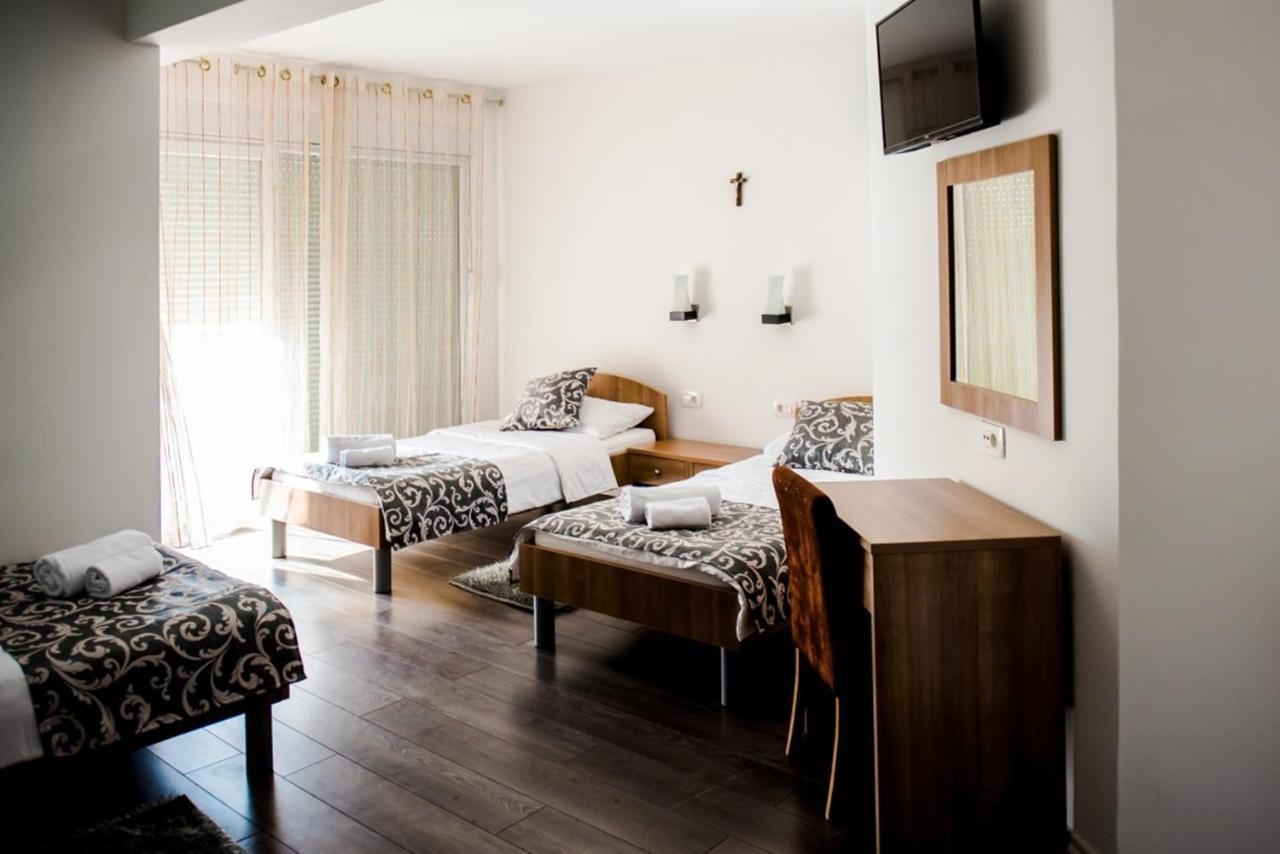 Hotel Villa Monako Меджугорье Экстерьер фото