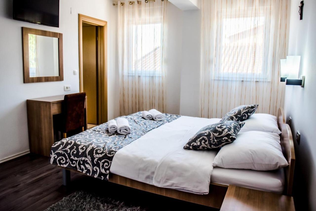 Hotel Villa Monako Меджугорье Экстерьер фото