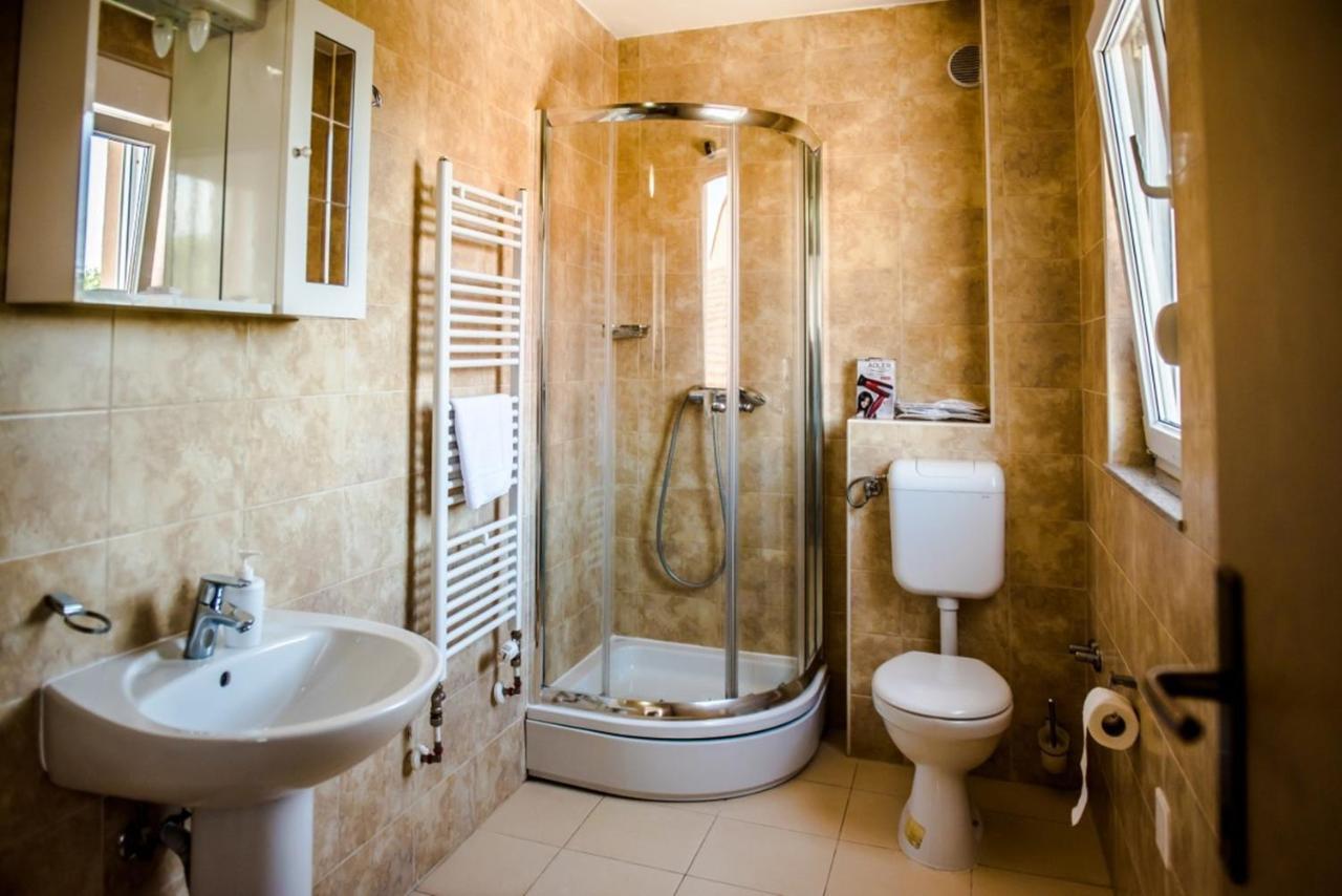 Hotel Villa Monako Меджугорье Экстерьер фото