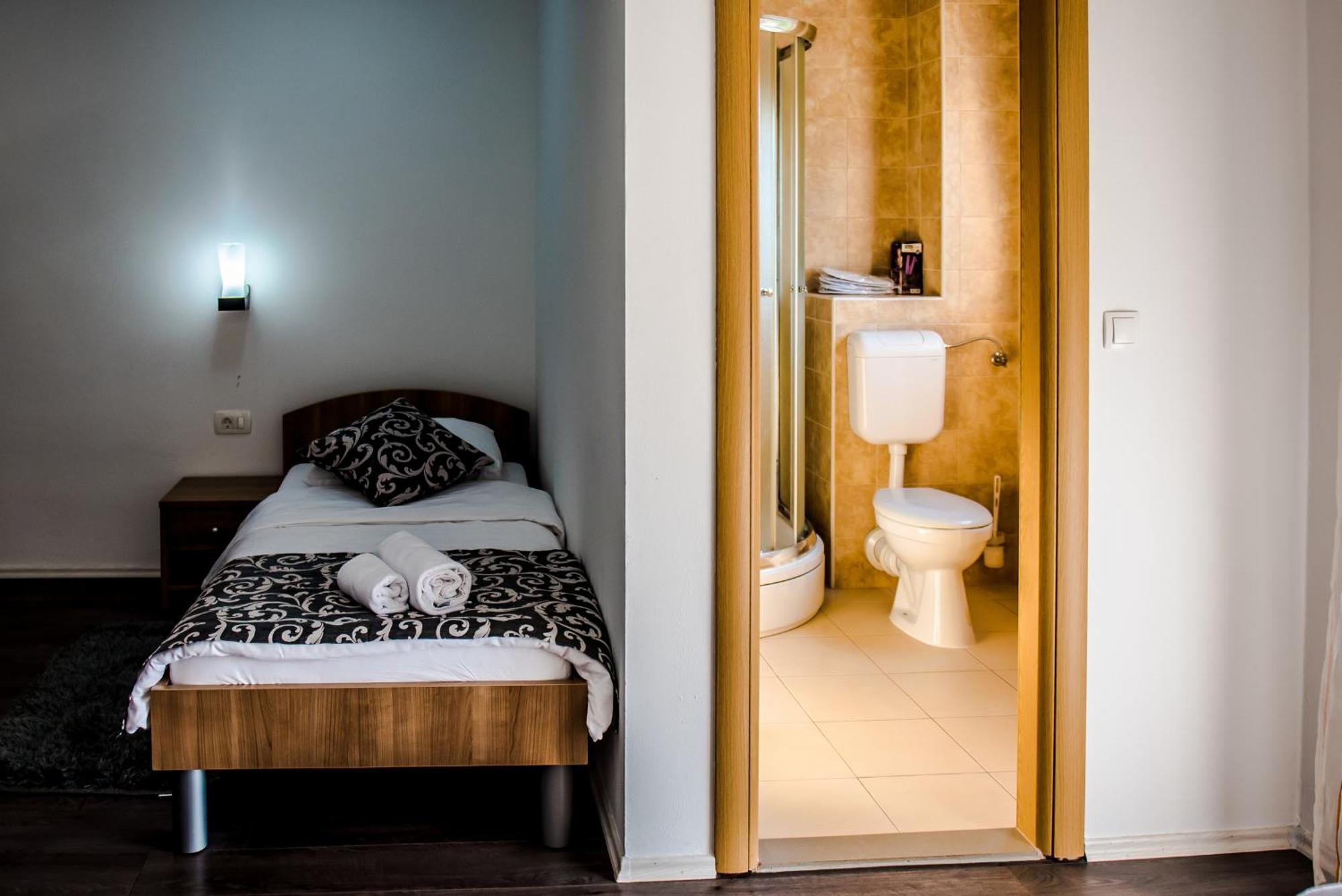 Hotel Villa Monako Меджугорье Экстерьер фото