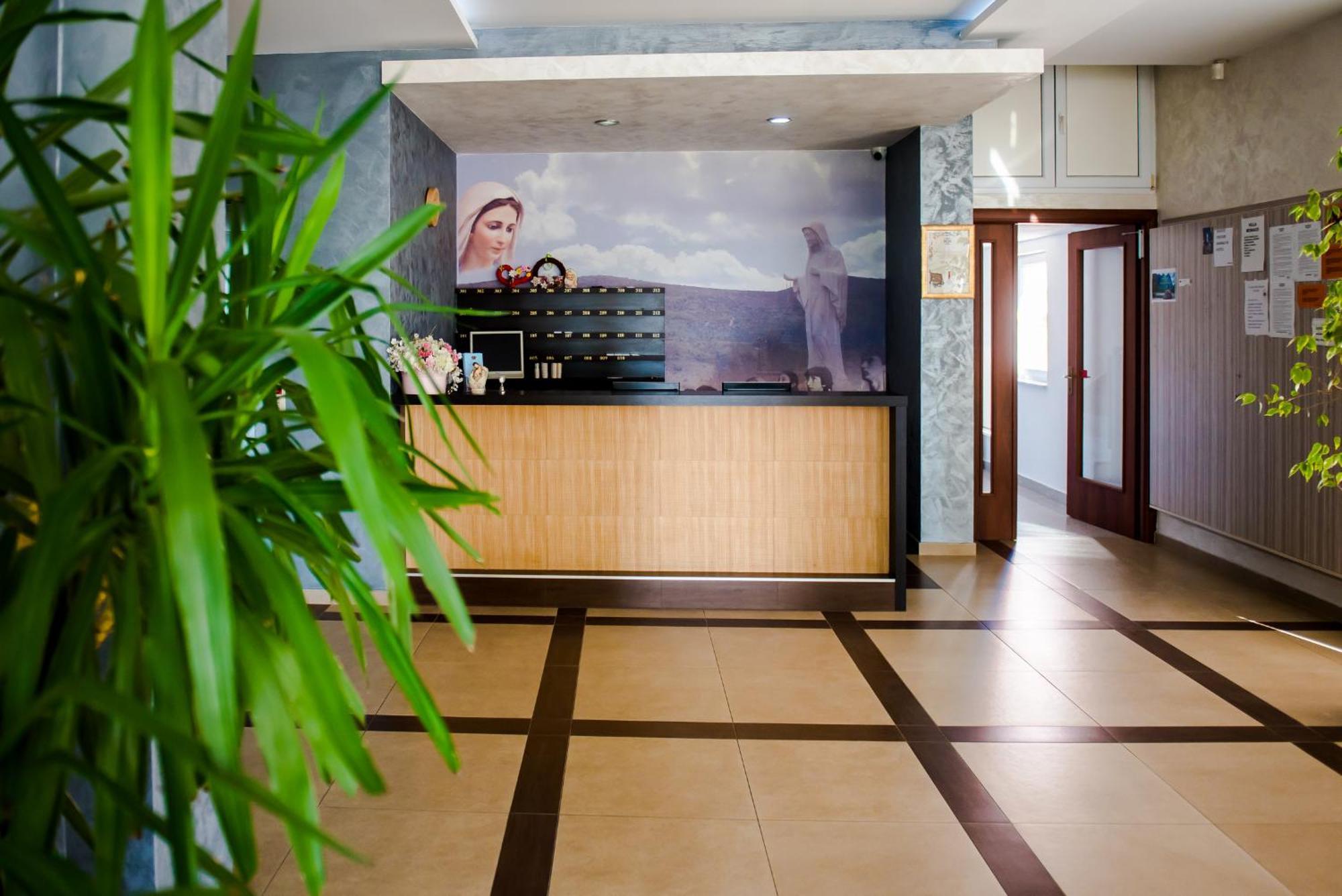 Hotel Villa Monako Меджугорье Экстерьер фото