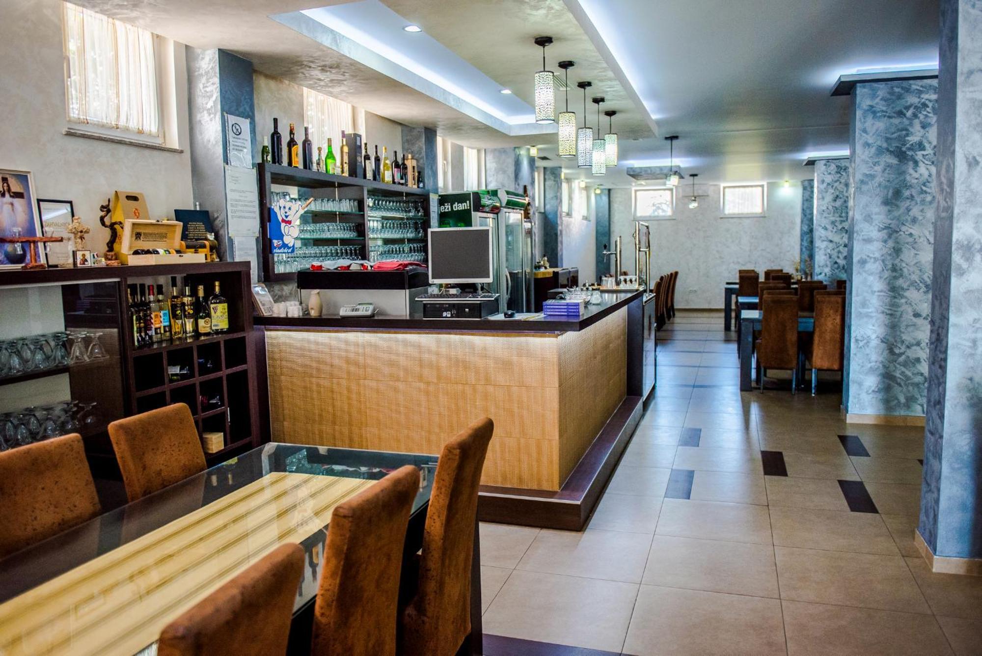Hotel Villa Monako Меджугорье Экстерьер фото
