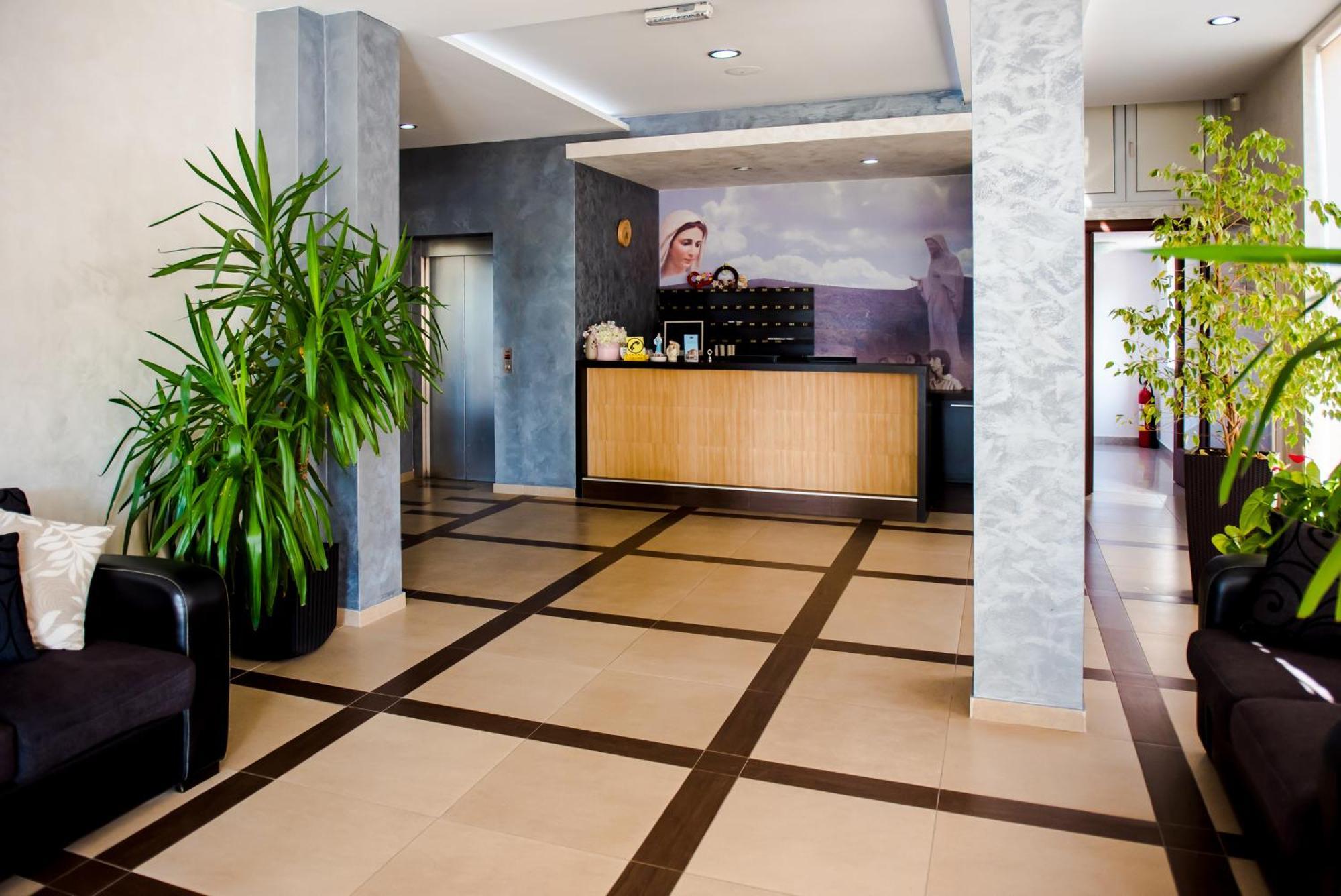Hotel Villa Monako Меджугорье Экстерьер фото