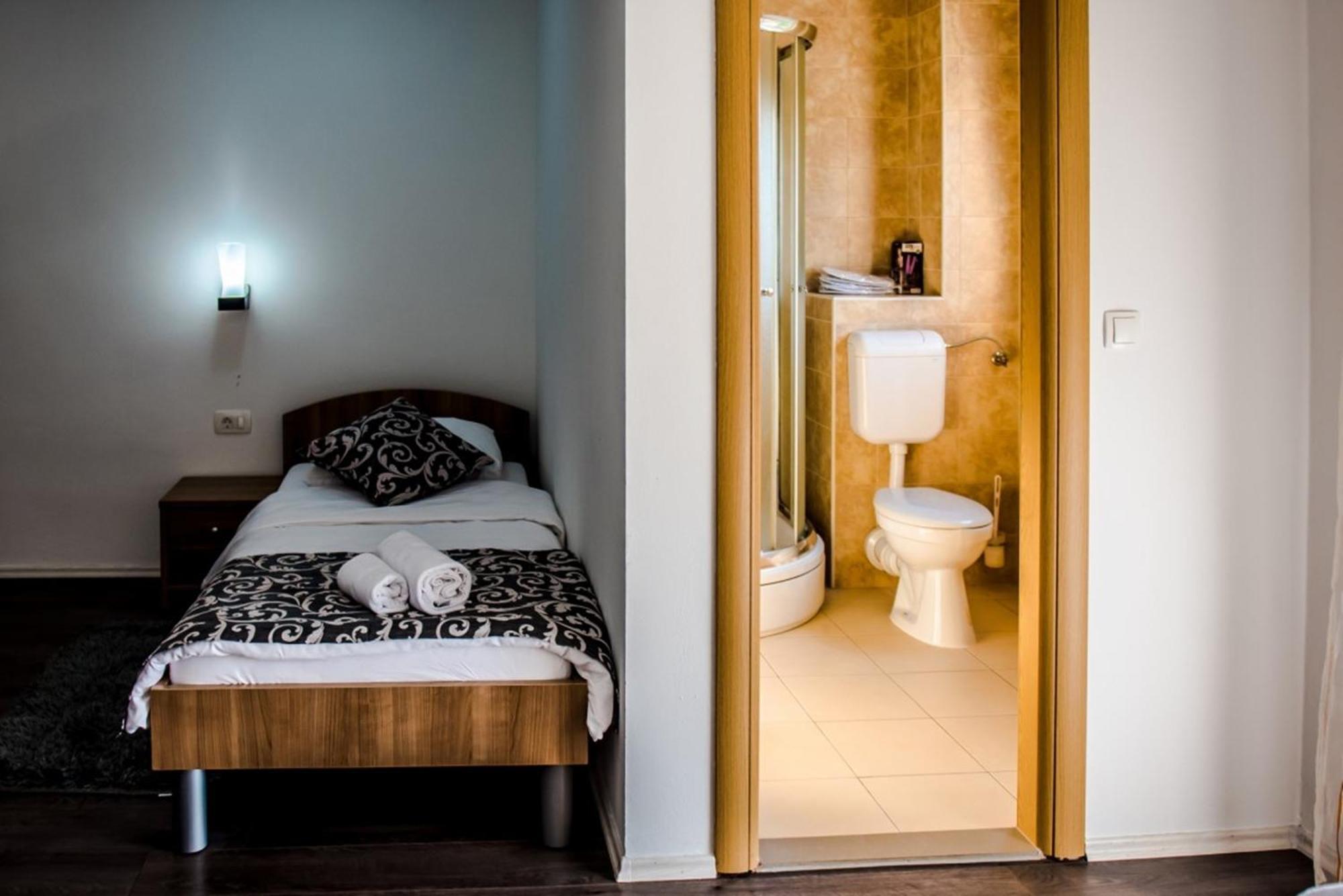 Hotel Villa Monako Меджугорье Экстерьер фото