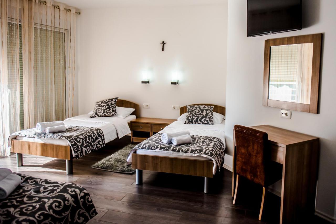 Hotel Villa Monako Меджугорье Экстерьер фото